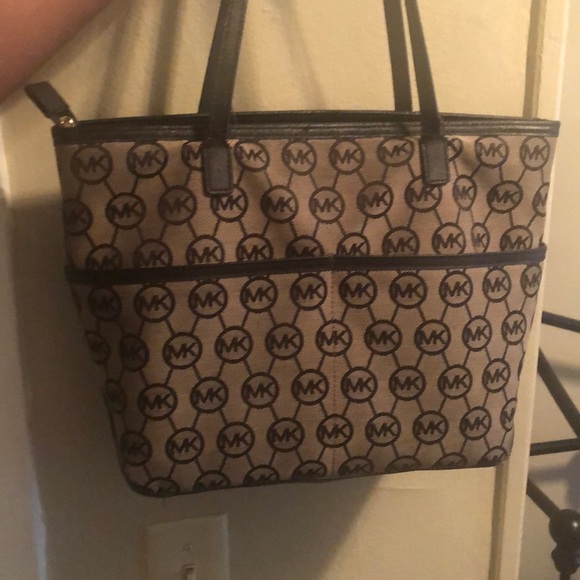 Brown & black Michael Kors logo purse - Picture 2 of 5